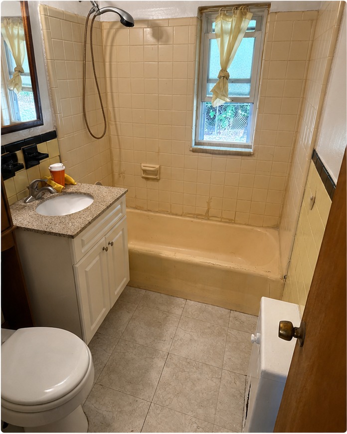 Bathtub Refinishing — before
