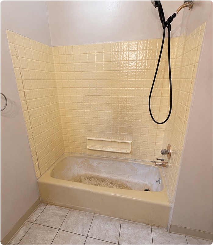 Full Bathroom Refinishing — before